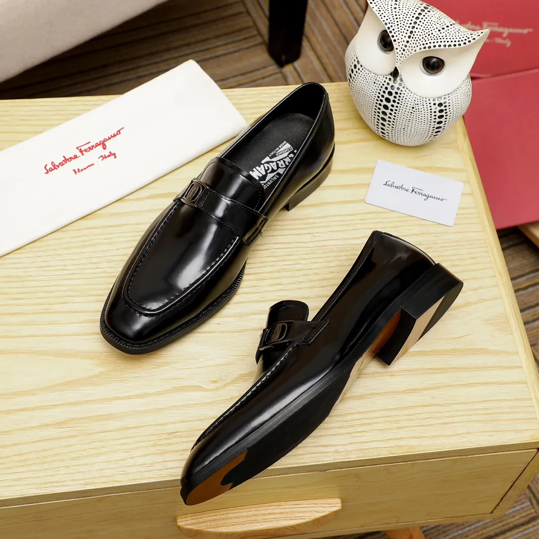Factory price 420 🔥Ferragamo's new men's casual slip-on shoes🇨🇳Official website original 1:1 mold opening, original quality💯Fine workmanship, high-end luxury☘The upper is made of imported Italian first-layer cowhide🌴🐑leather lining🍓Rubber wear-resistant and non-slip outsole, breathable and comfortable to wear🍍The first choice for high-end men🍉Black, size 38-45